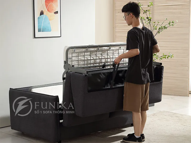Ghế sofa giường thông minh cao cấp 2501 ở trạng thái lật chiếc nệm được giấu bên trong ra.