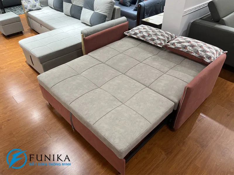 L11 Showroom funika