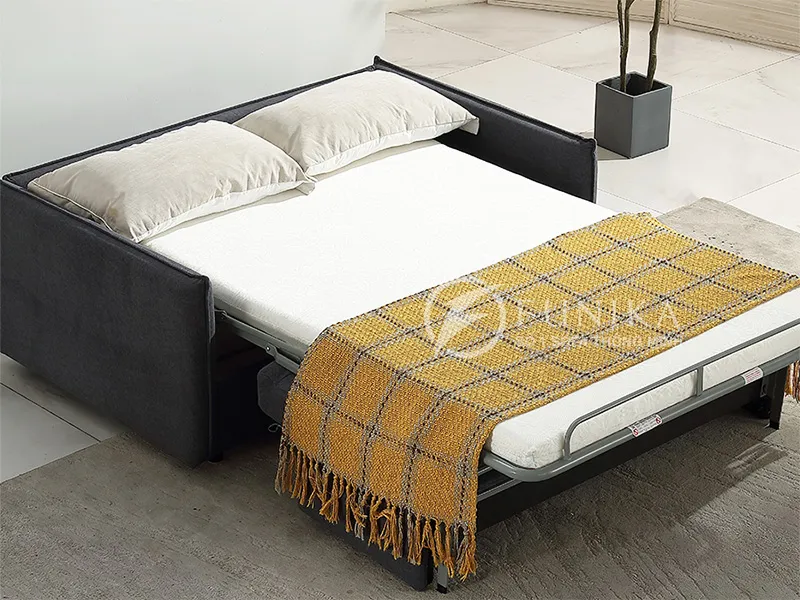 Ghế sofa giường thông minh cao cấp 2501 góc chụp khi ở trạng thái làm giường rất thoải mái cho hai người.